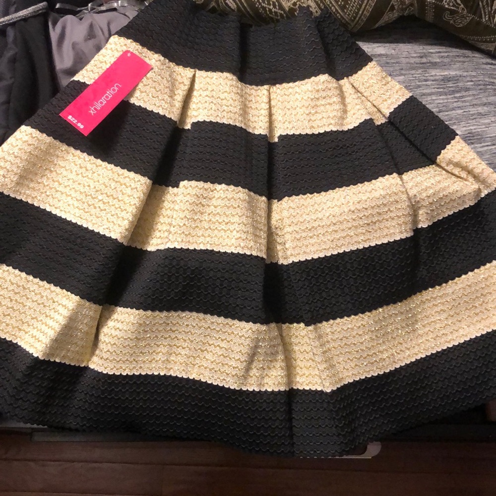 Mini flowy skirt